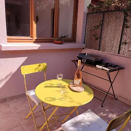 Charmant Studio Lavandou - 500M Plage Le Lavandou Exterior photo